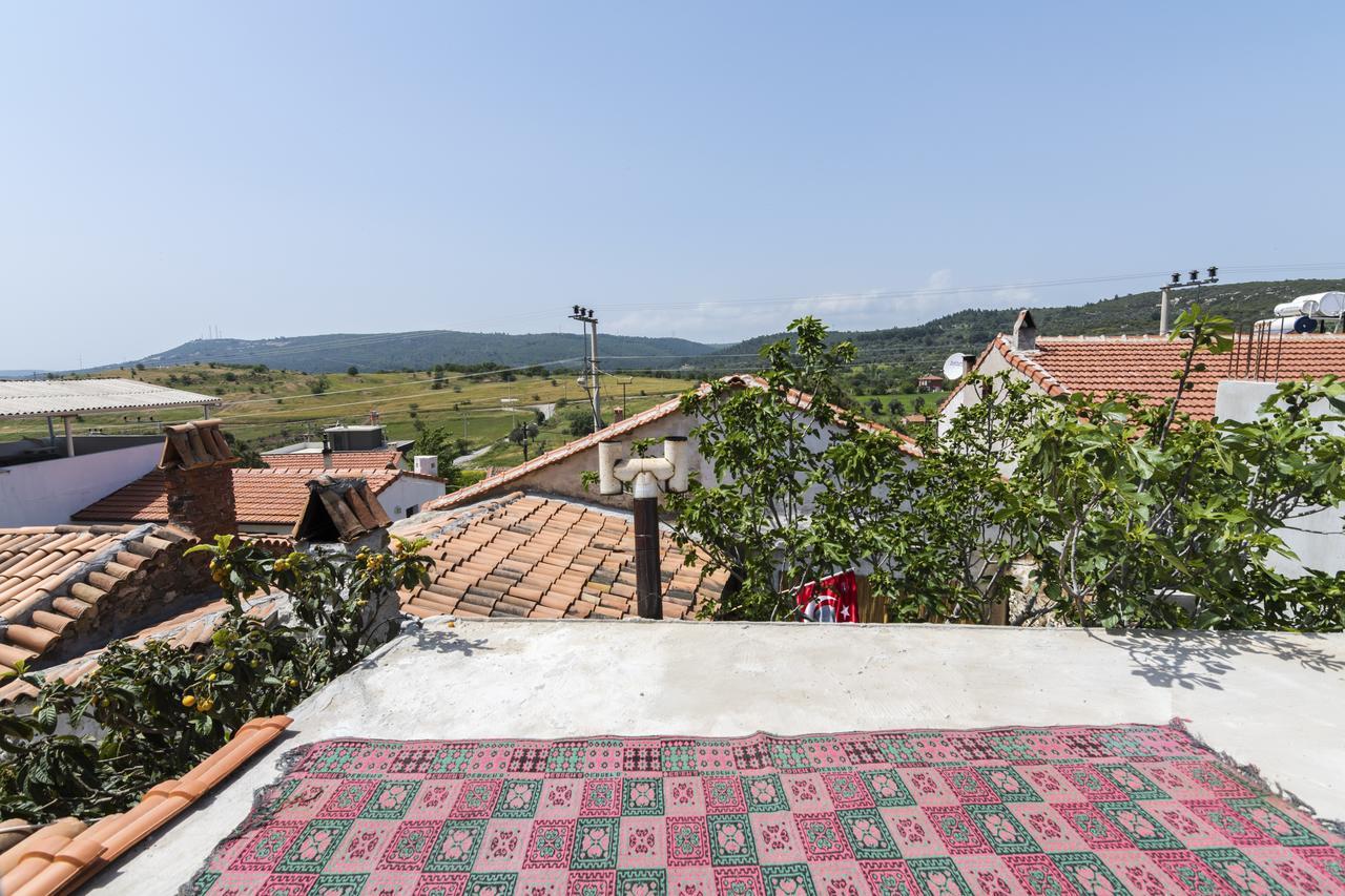 Hobbithousebademler Bed & Breakfast Urla Exterior photo