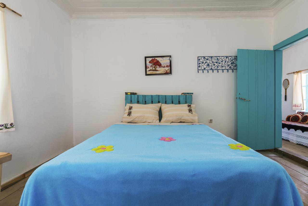 Hobbithousebademler Bed & Breakfast Urla Exterior photo