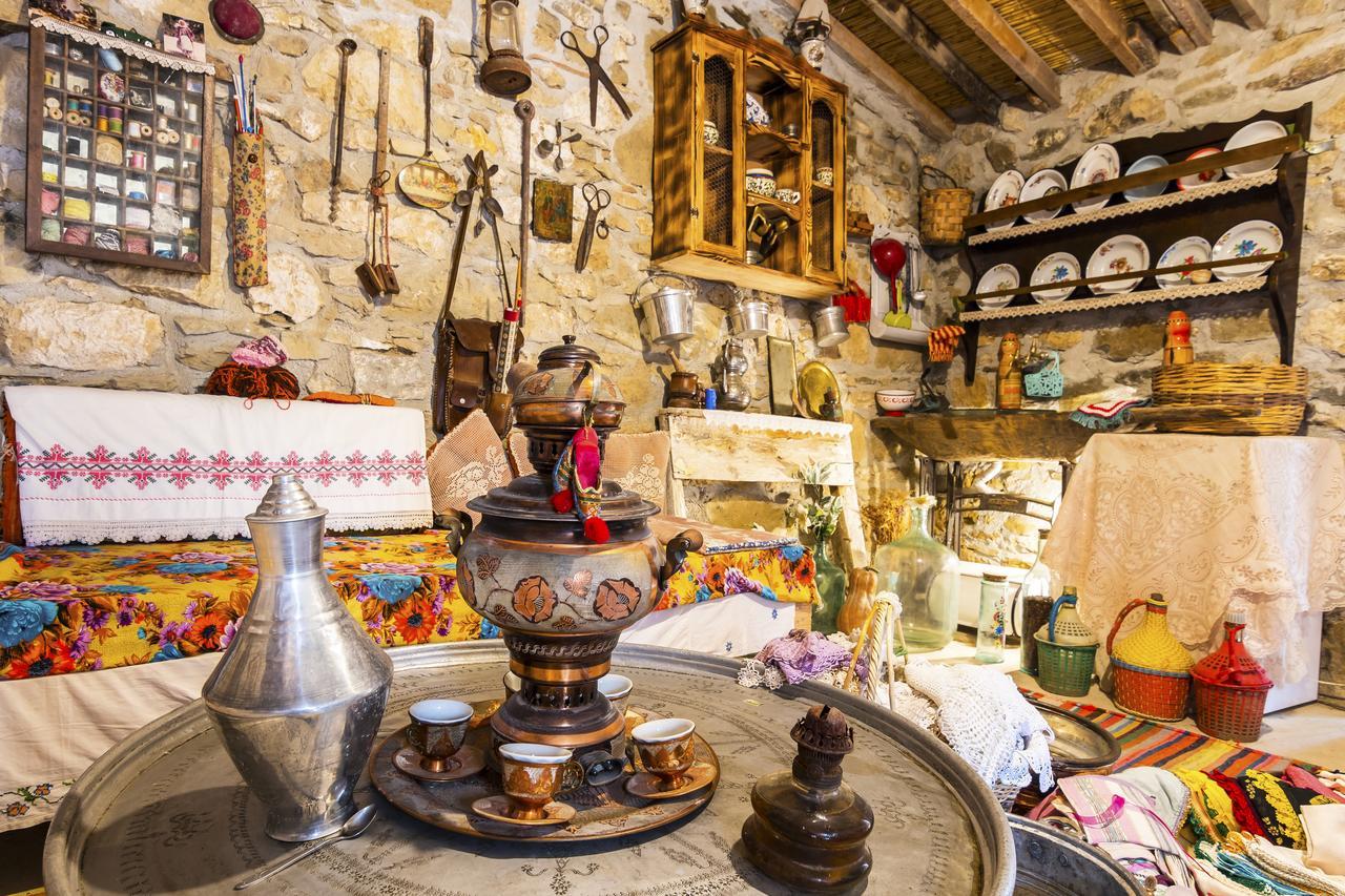 Hobbithousebademler Bed & Breakfast Urla Exterior photo