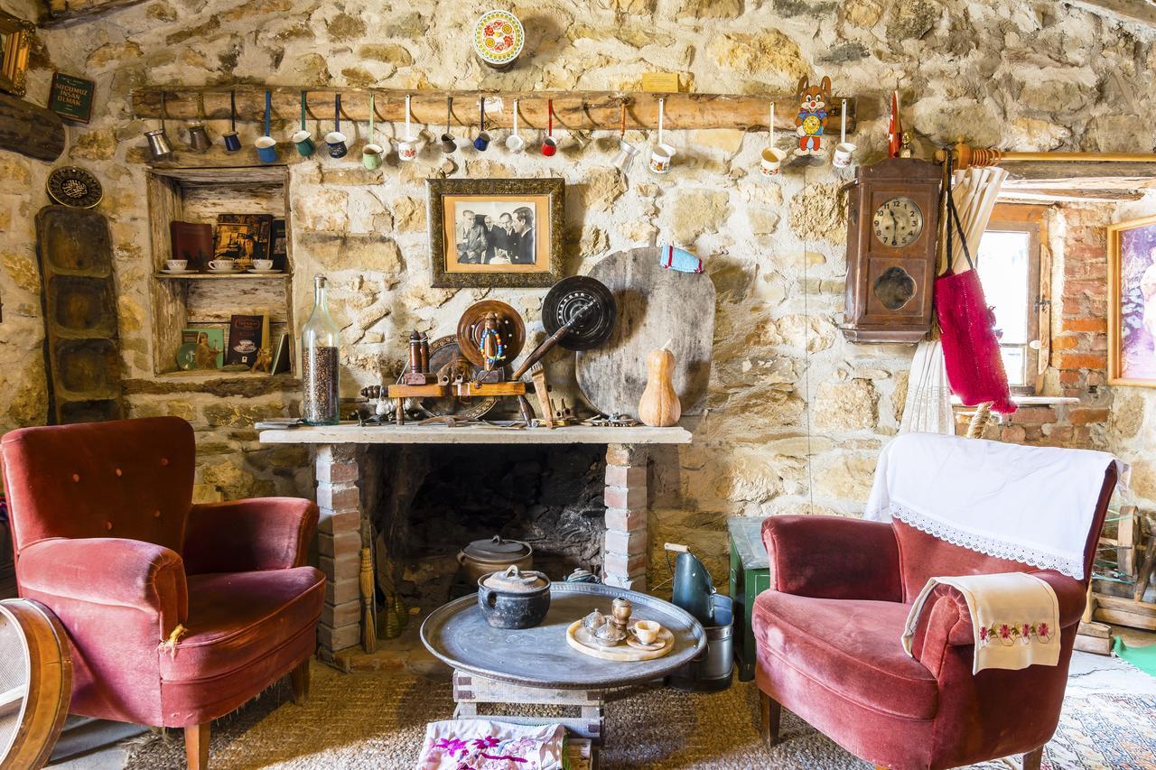 Hobbithousebademler Bed & Breakfast Urla Exterior photo