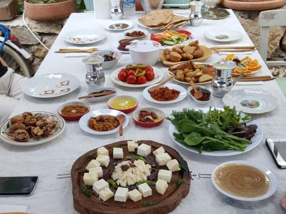 Hobbithousebademler Bed & Breakfast Urla Exterior photo